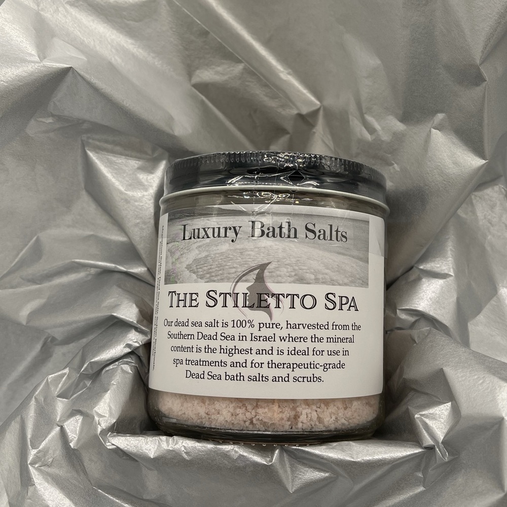 Luxury bath salts with Dead Sea Salts
